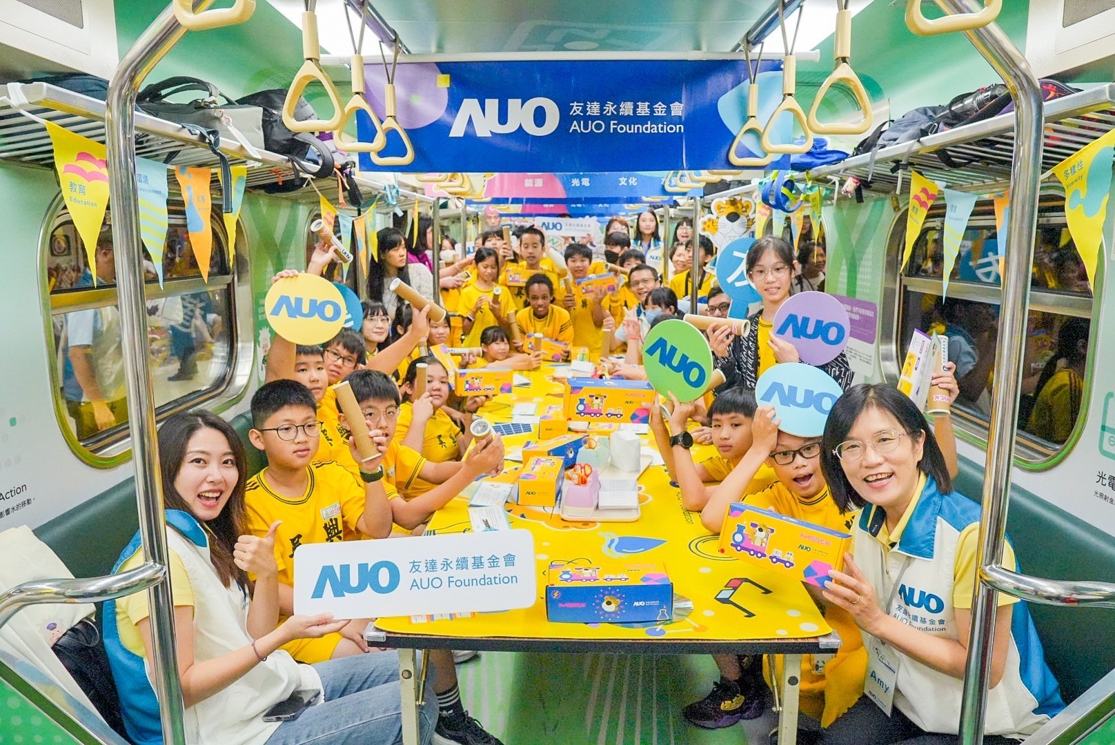 友達永續基金會響應國科會推動的「臺灣科普環島列車」正式啟航，透過「生活中的科學」車廂課程設計，展開為期6天巡迴全臺17個縣市、停靠32站的移動式科普之旅